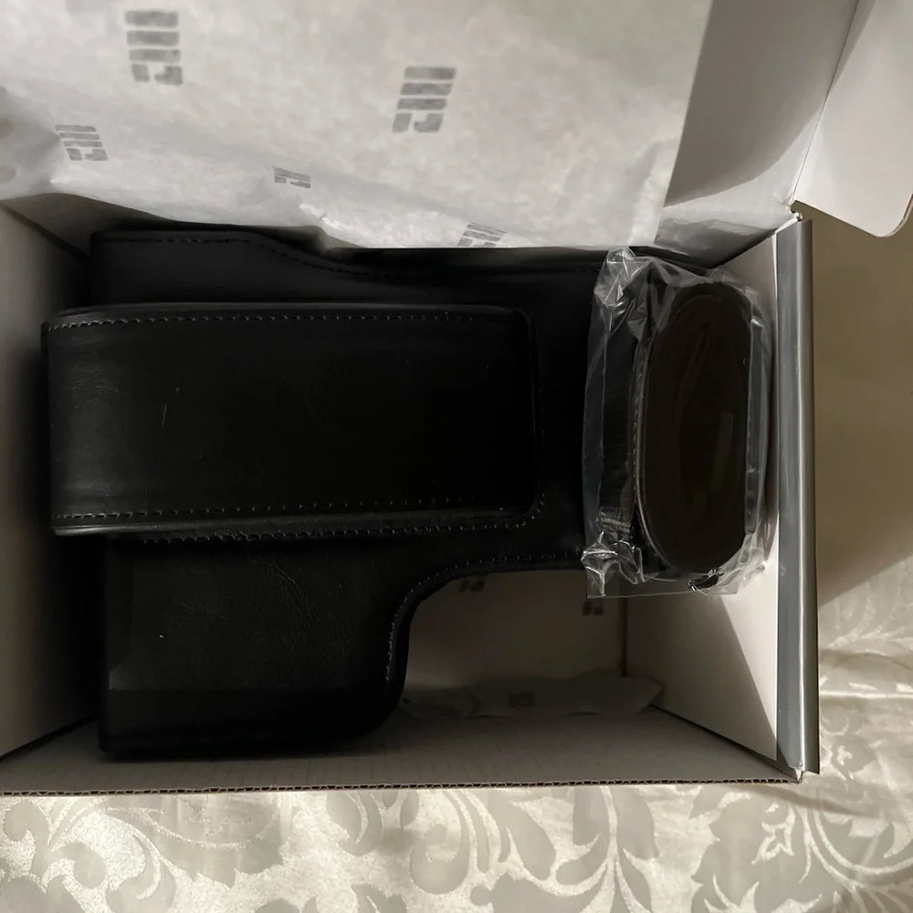 MegaGear Ever Ready Leather Case for Nikon Coolpix P950 OlympusOM-D E-M5 MarkIII